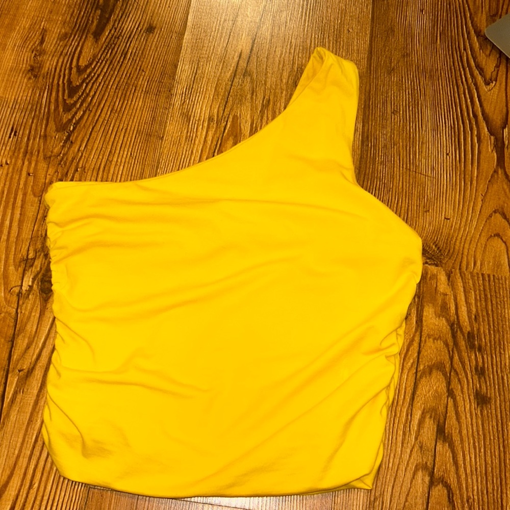 Superdown Revolve Yellow Rouched Off The Shoulder… - image 3